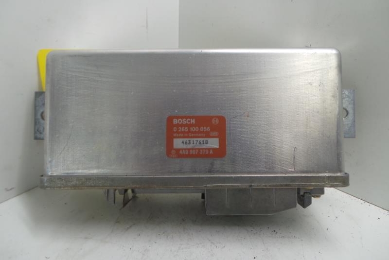 Audi 80 B4 BJ 94 Steuergeraet Motor 4A0907379A BOSCH 0265100056